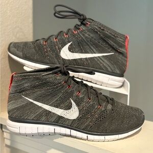 Nike Flyknit Chukka Sneakers Mens Size 10 Colorway 639700-003